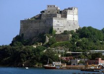 castello baia.jpg